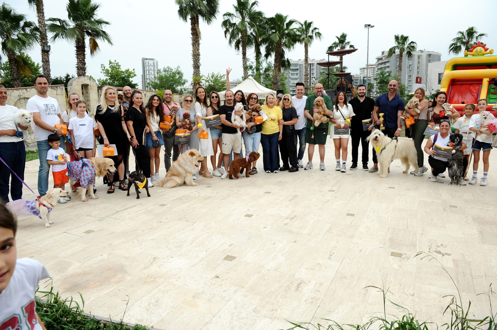 ‘Hayvan dostu kent’ hedefi doğrultusunda çalışmalarını sürdüren Karşıyaka Belediyesi, can
