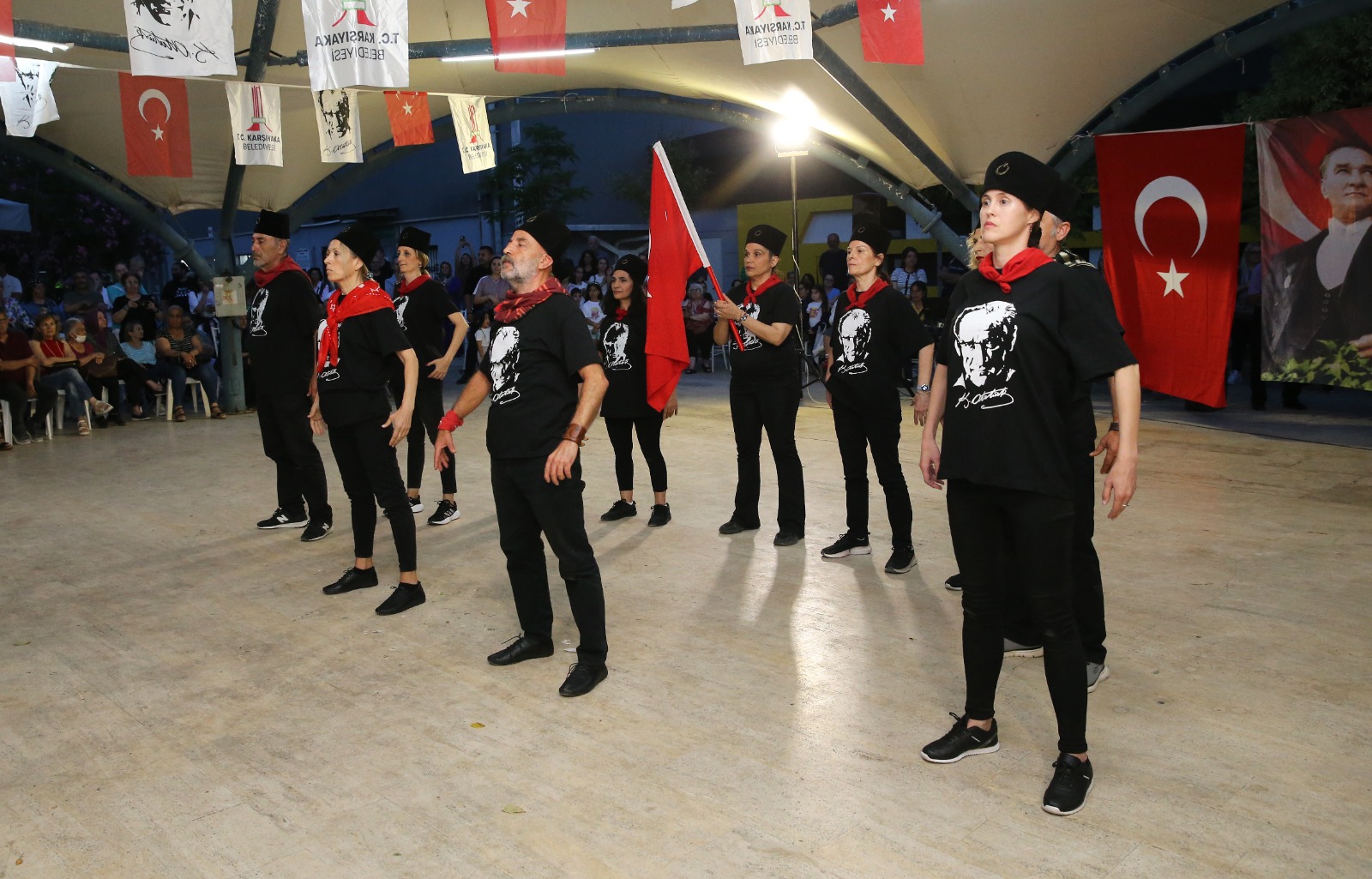 Karşıyaka’da komşuluk bağlarını güçlendirmek, mahalle kültürünü yaşatmak ve dayanışma ruhunu