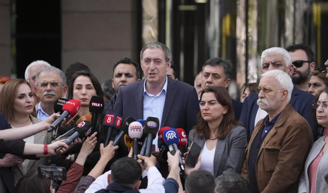 DEM Parti heyeti, "Terörsüz Türkiye" süreci kapsamında siyasi partilerle görüşmelerini