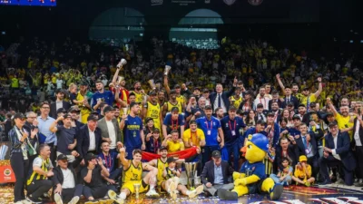Fenerbahçe Beko, EuroLeague finalinde Monaco'yu 81-70 mağlup ederek tarihindeki ikinci