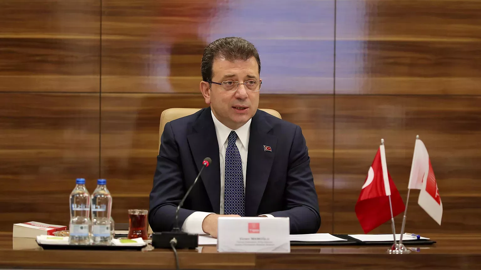 Cezaevinden gönderdiği mesajla İBB çalışanlarına teşekkür eden Ekrem İmamoğlu, baskılara