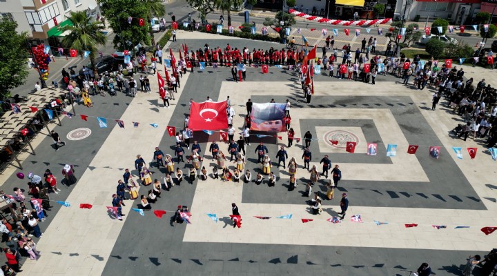 Narlıdere’de 19 Mayıs coşkusu: Bağımsızlık meşalesi yine meydanlarda yandı İzmir’in Narlıdere ilçesi, 19 Mayıs Atatürk’ü Anma, Gençlik ve Spor