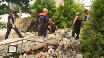 Menemen'de anaokulu etkinliği sırasında düğün salonundaki beton kemerin çökmesiyle bir