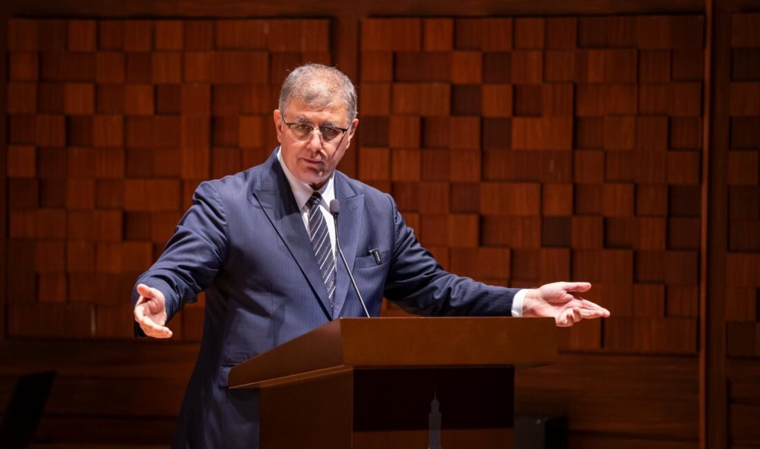 İzmir Büyükşehir Belediye Başkanı Cemil Tugay, Genel-İş Sendikası ile süren