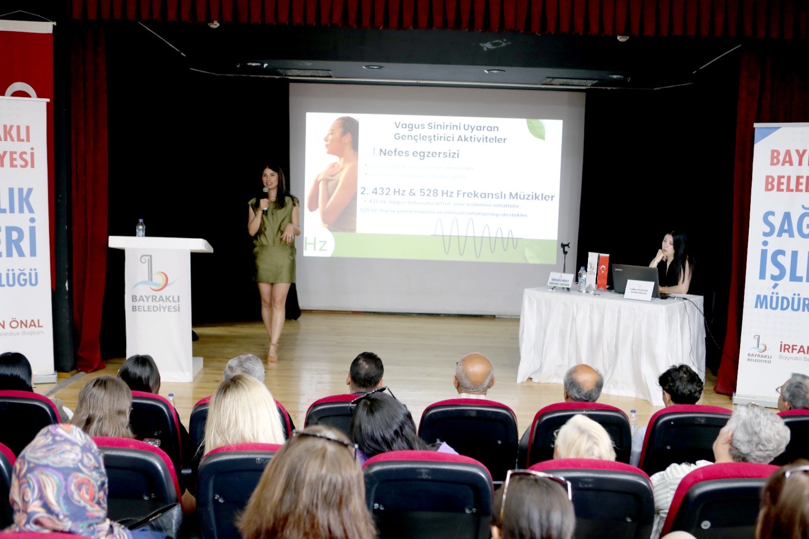 Bayraklı Belediyesi, Avrupa Obezite Günü kapsamında düzenlediği seminerle vatandaşları sağlıklı