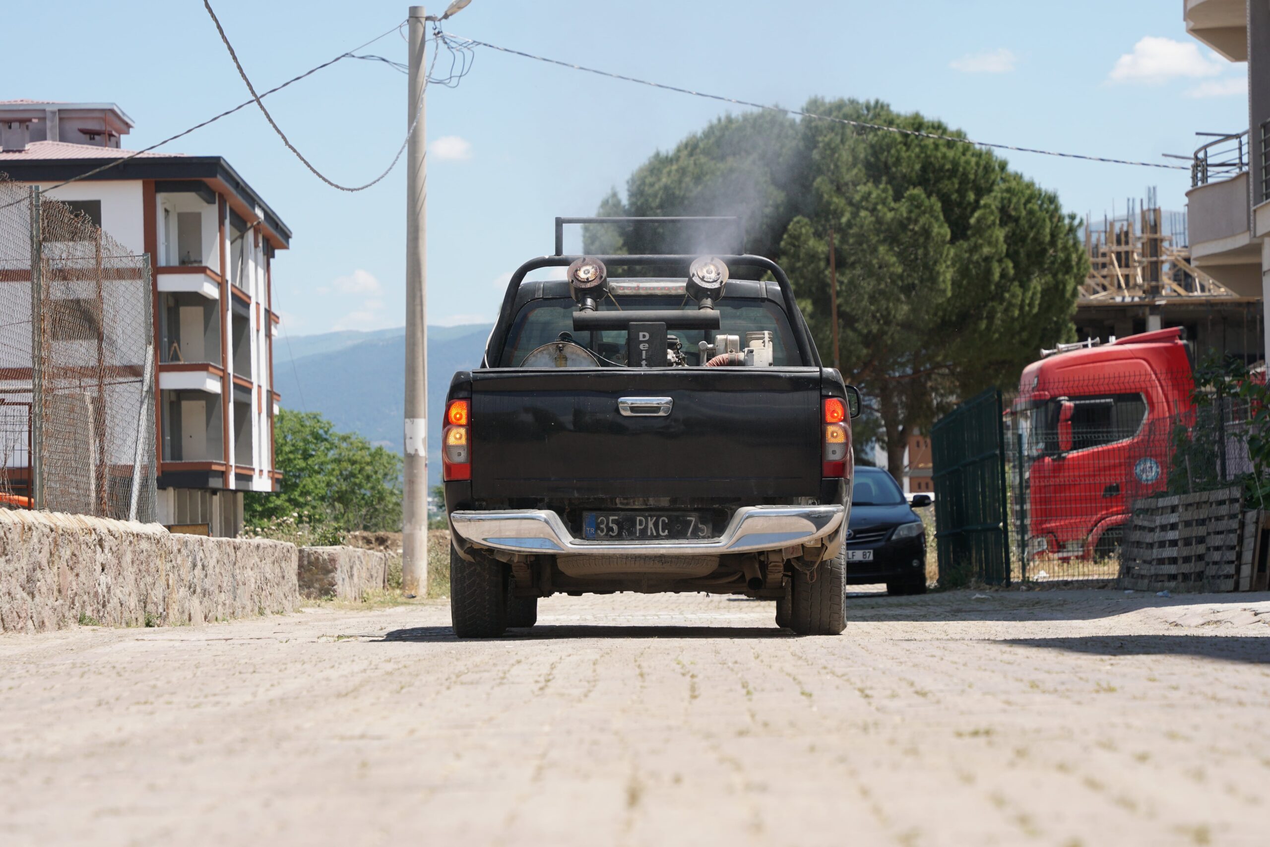 Kemalpaşa Belediyesi İklim Değişikliği ve Sıfır Atık Müdürlüğü ekipleri hava