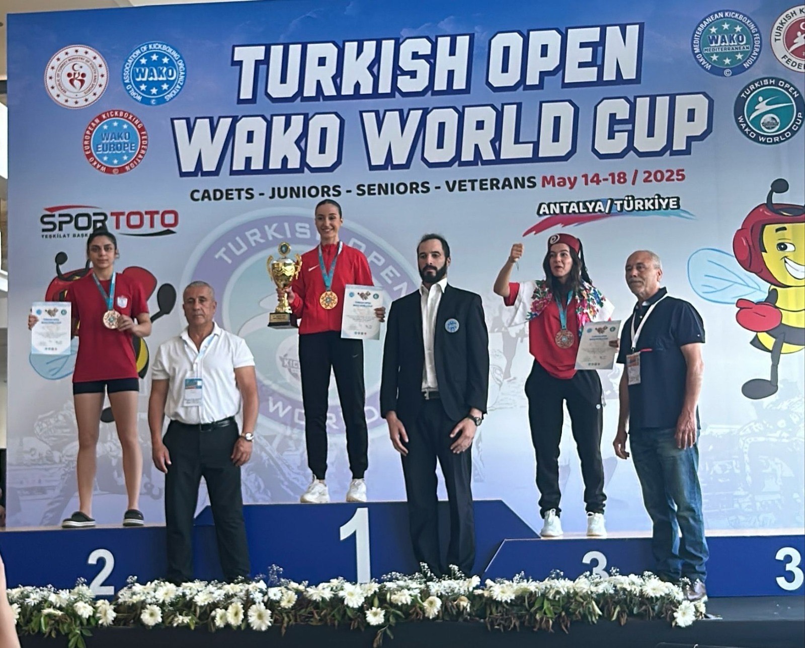 Bayraklı Belediyesi Spor Kulübü sporcuları, 41 ülkeden 3 bin 500