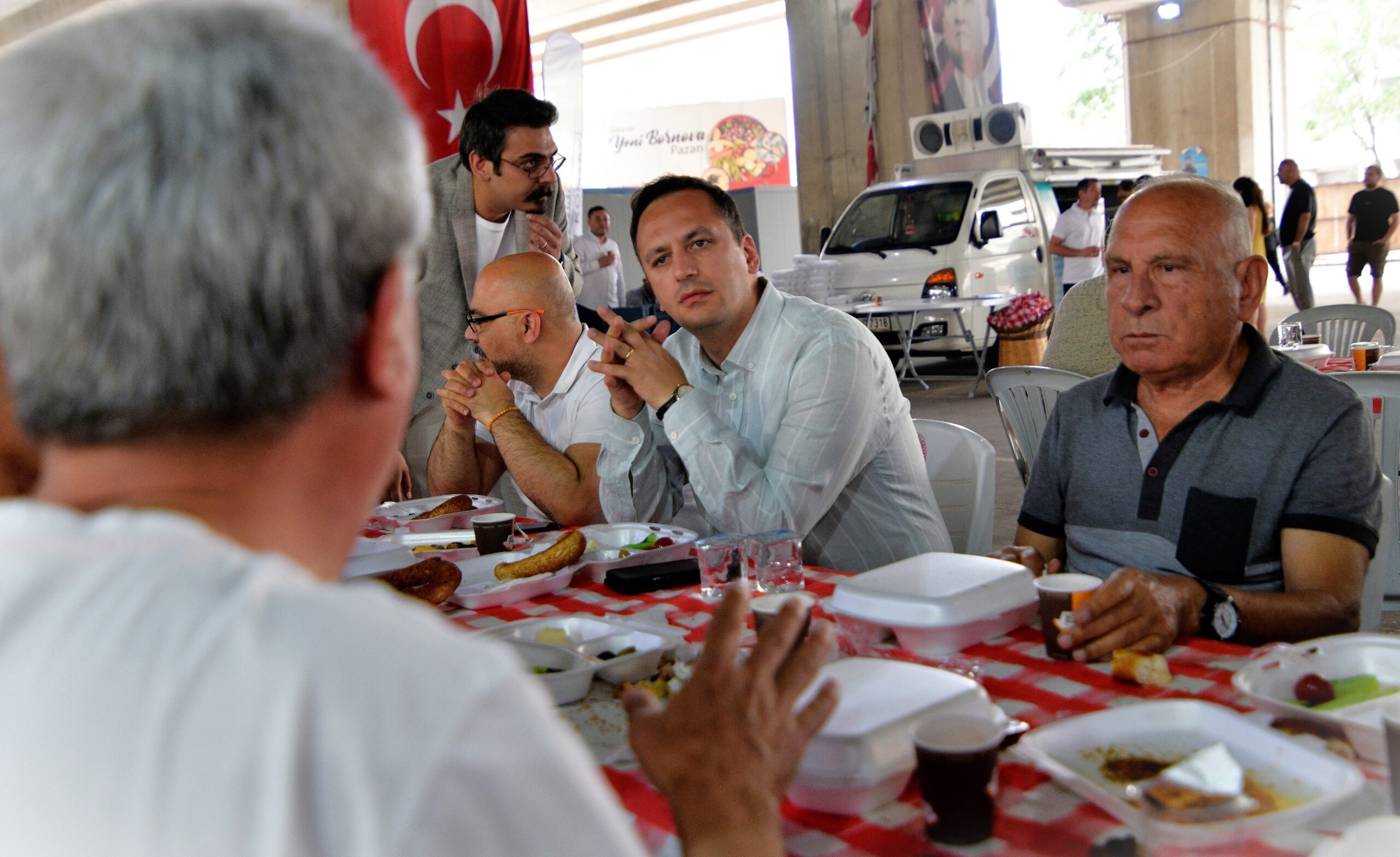 Bornova Kent Konseyi’nin başlattığı Mahalle Meclisleri’nin ilki Kazım Dirik Mahallesi’nde