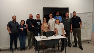 İzmir Gazeteciler Cemiyeti ile TED iş birliğinde yürütülen “Gazeteciler için