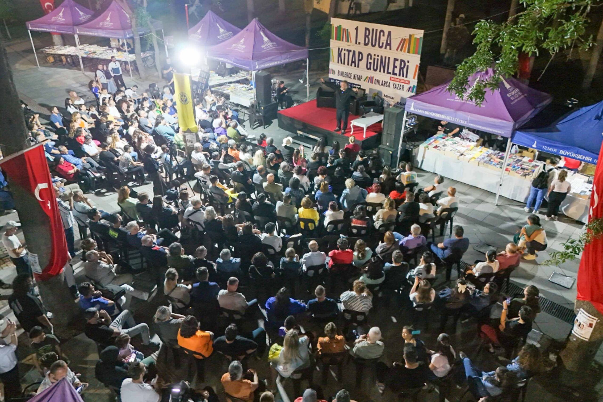 Buca Belediyesi’nin bu yıl ilkini düzenlediği Buca Kitap Günleri, binlerce