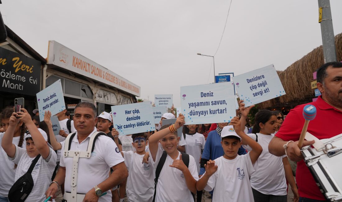 Sığacık Körfezi’ne nefes aldıran dokunuş: Dip temizliği başarıyla tamamlandı Seferihisar Belediyesi’nin düzenlediği Dip Temizleme Etkinliği’nde denizden kilolarca atık çıkarıldı,