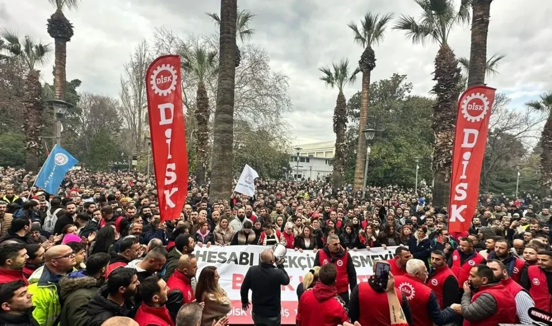İZELMAN’da kriz sürüyor: Greve 1 hafta kala yeniden anlaşma sağlanamadı İzmir Büyükşehir Belediyesi ile Genel-İş Sendikası arasında yürütülen toplu iş