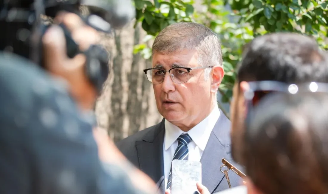 İzmir Büyükşehir Belediye Başkanı Cemil Tugay, DİSK Genel-İş Sendikası'nın paylaştığı