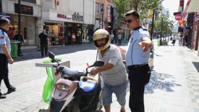 Karşıyaka Belediyesi, trafiğe kapalı alanlarda motorlu araç kullanımını önlemek amacıyla