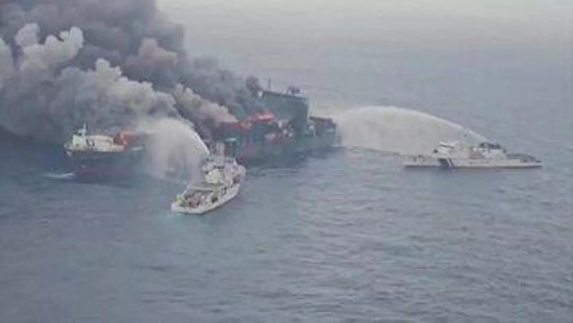 Kerala açıklarında Singapur bandıralı konteyner gemisi MV Wan Hai 503’te