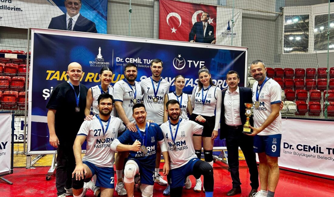 İzmir’de büyük rekabet: Şirketler Arası Voleybol Turnuvası tamamlandı İzmir Büyükşehir Belediyesi tarafından, kentteki kurumsal şirketlerin çalışanlarının yoğun iş