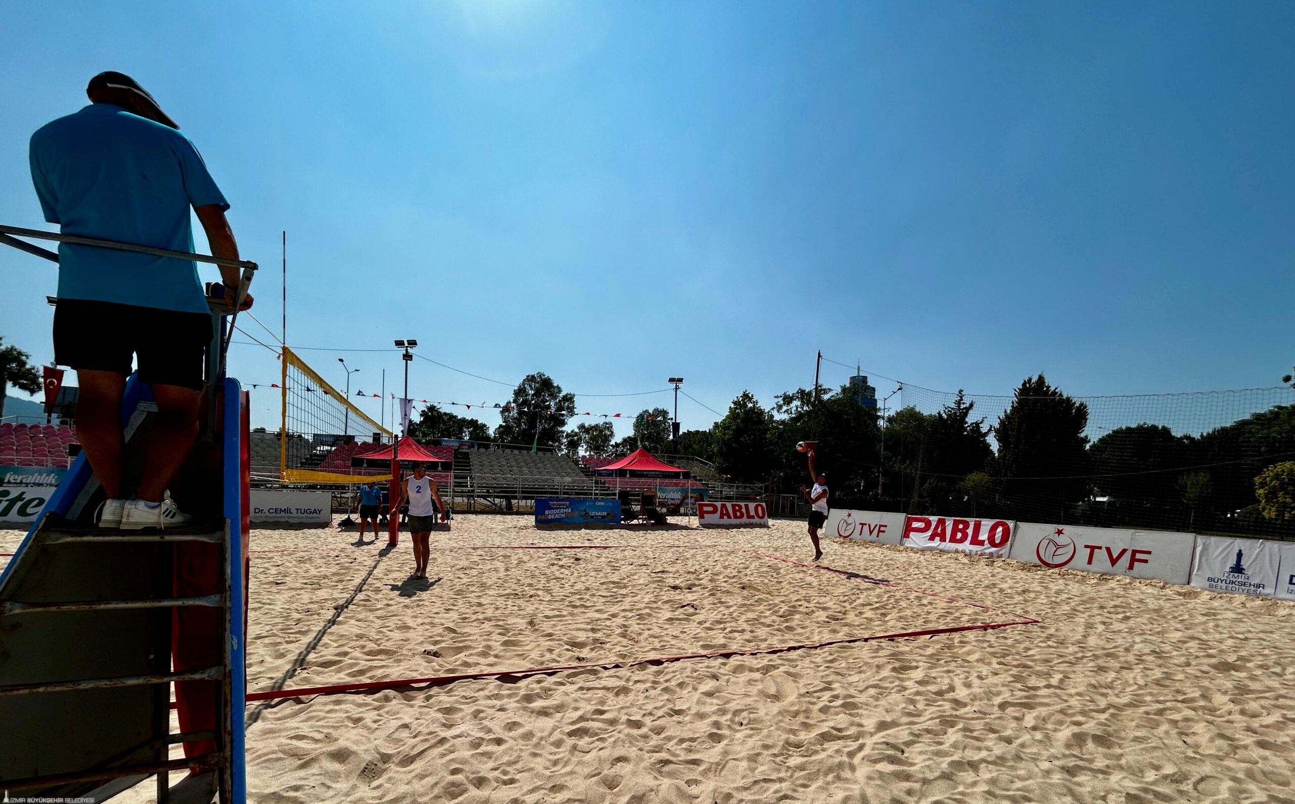 İzmir, bir kez daha uluslararası çapta bir plaj voleybolu şölenine