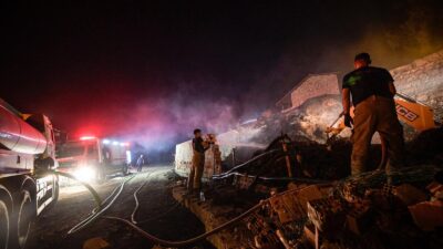 İzmir Büyükşehir Belediyesi İtfaiye ekipleri ile İzmir Orman Bölge Müdürlüğü