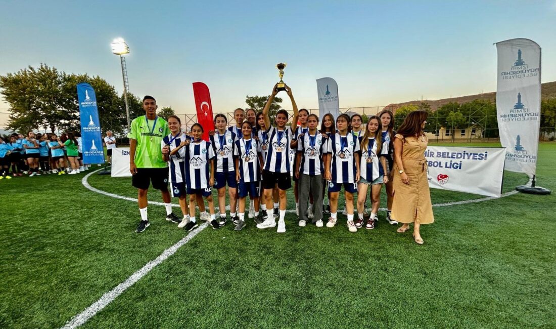 İzmir Büyükşehir Belediyesi’nin hem isim sponsoru olduğu hem de malzeme