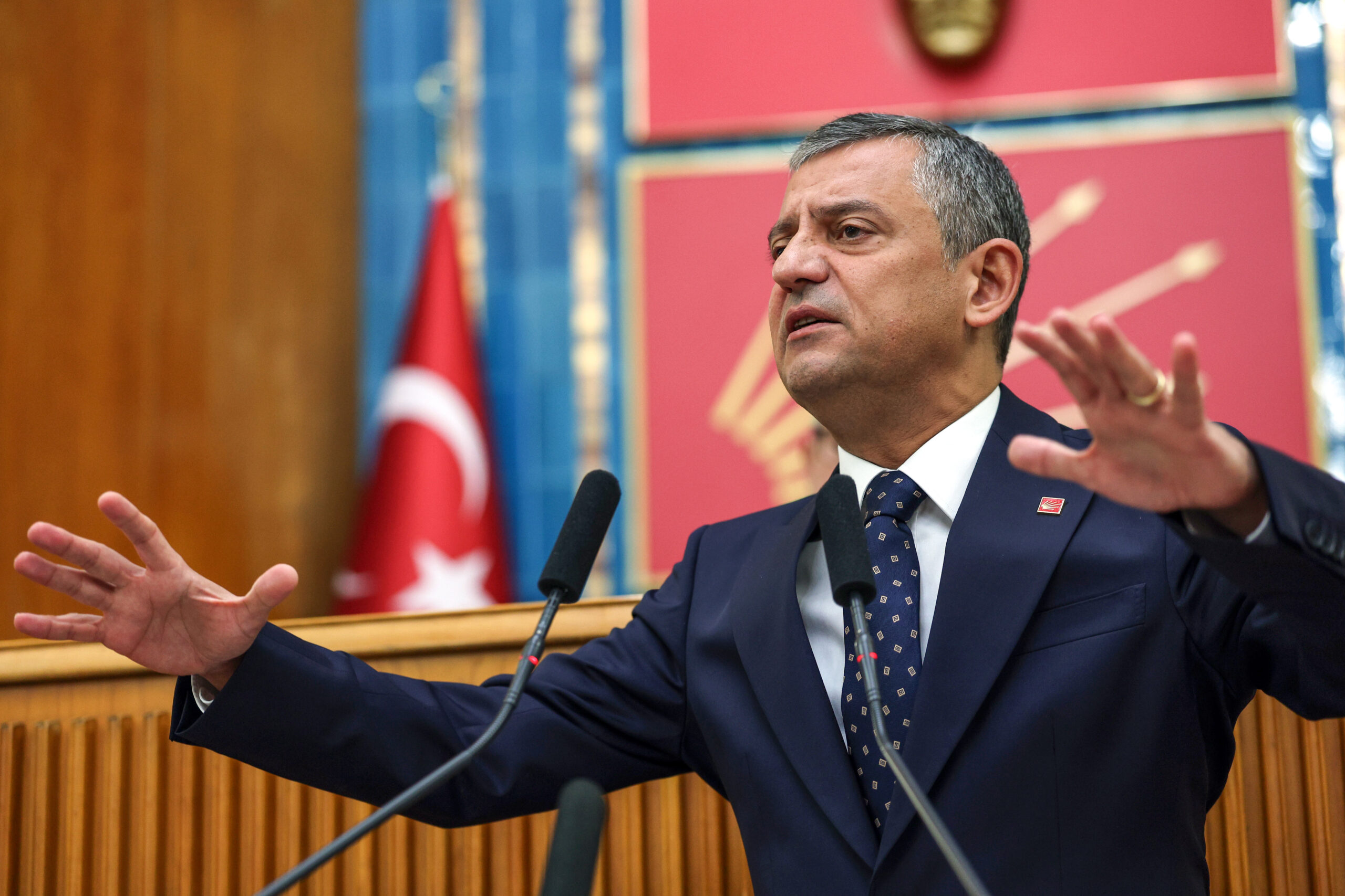 CHP Genel Başkanı Özgür Özel, partisine açılan kurultay davasına ilişkin