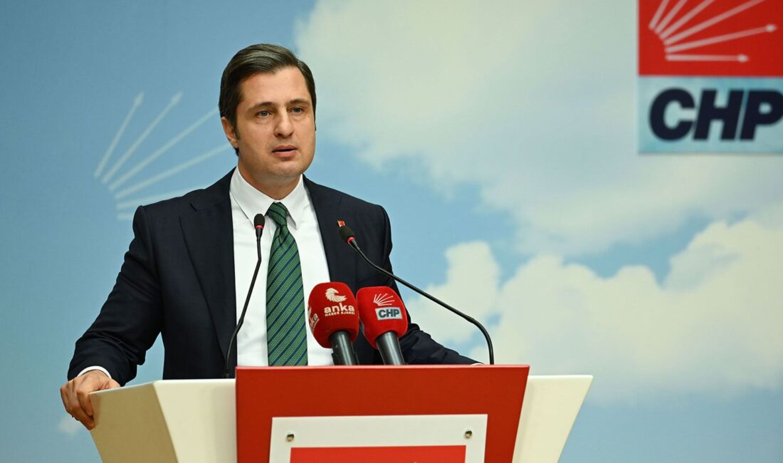 CHP’li Yücel’den Özel’e soruşturmaya sert tepki: Talimatla yürüyen yargıya boyun eğmeyeceğiz! CHP İzmir Milletvekili Deniz Yücel, Genel Başkan Özgür Özel hakkında