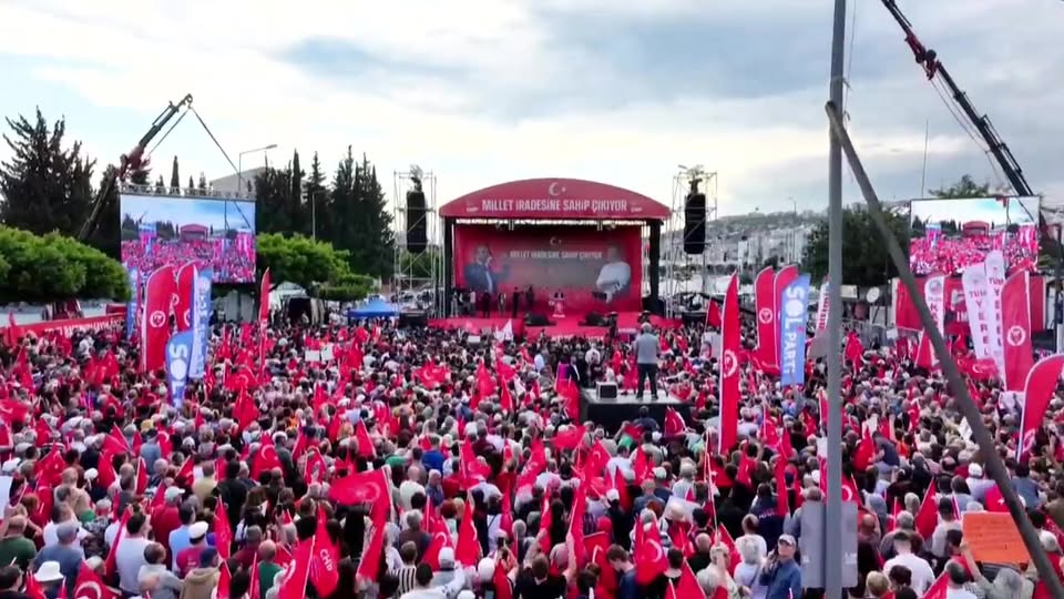 CHP'nin “Millet İradesine Sahip Çıkıyor” miting serisinin dokuzuncusu Antalya'da düzenlendi.