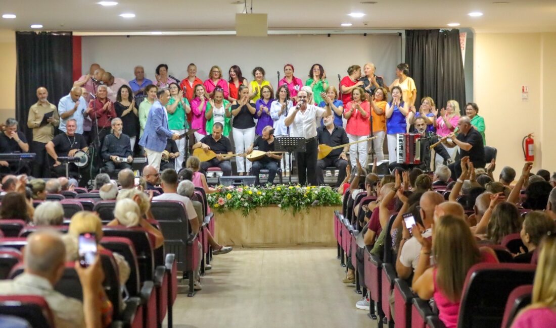 Bayraklı Belediyesi, Türk halk müziğinin eşsiz ezgilerini sanatseverlerle buluşturarak unutulmaz