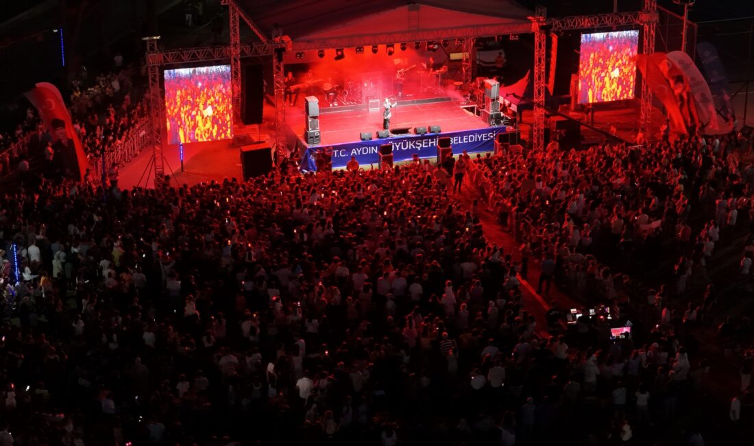 Başkan Çerçioğlu’ndan tatil hediyesi: Aydın’da Karne Şenliği coşkuyla tamamlandı Aydın Büyükşehir Belediyesi’nin düzenlediği Karne Şenliği, üç gün boyunca binlerce
