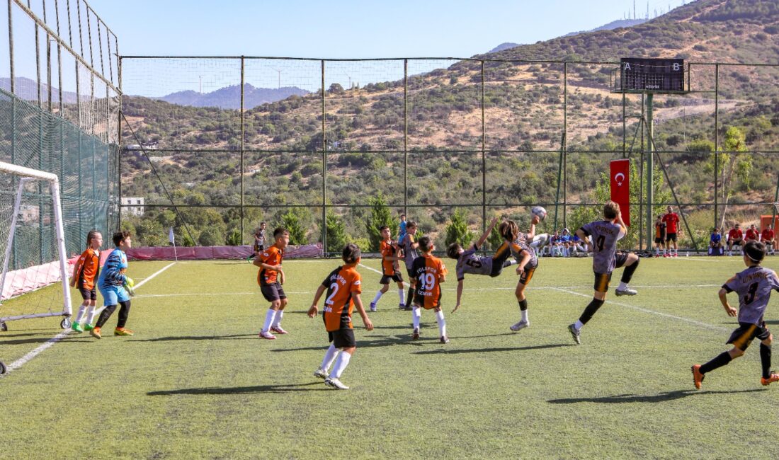 Bayraklı Belediyesi, her yıl büyük ilgi gören spor organizasyonlarından U-12