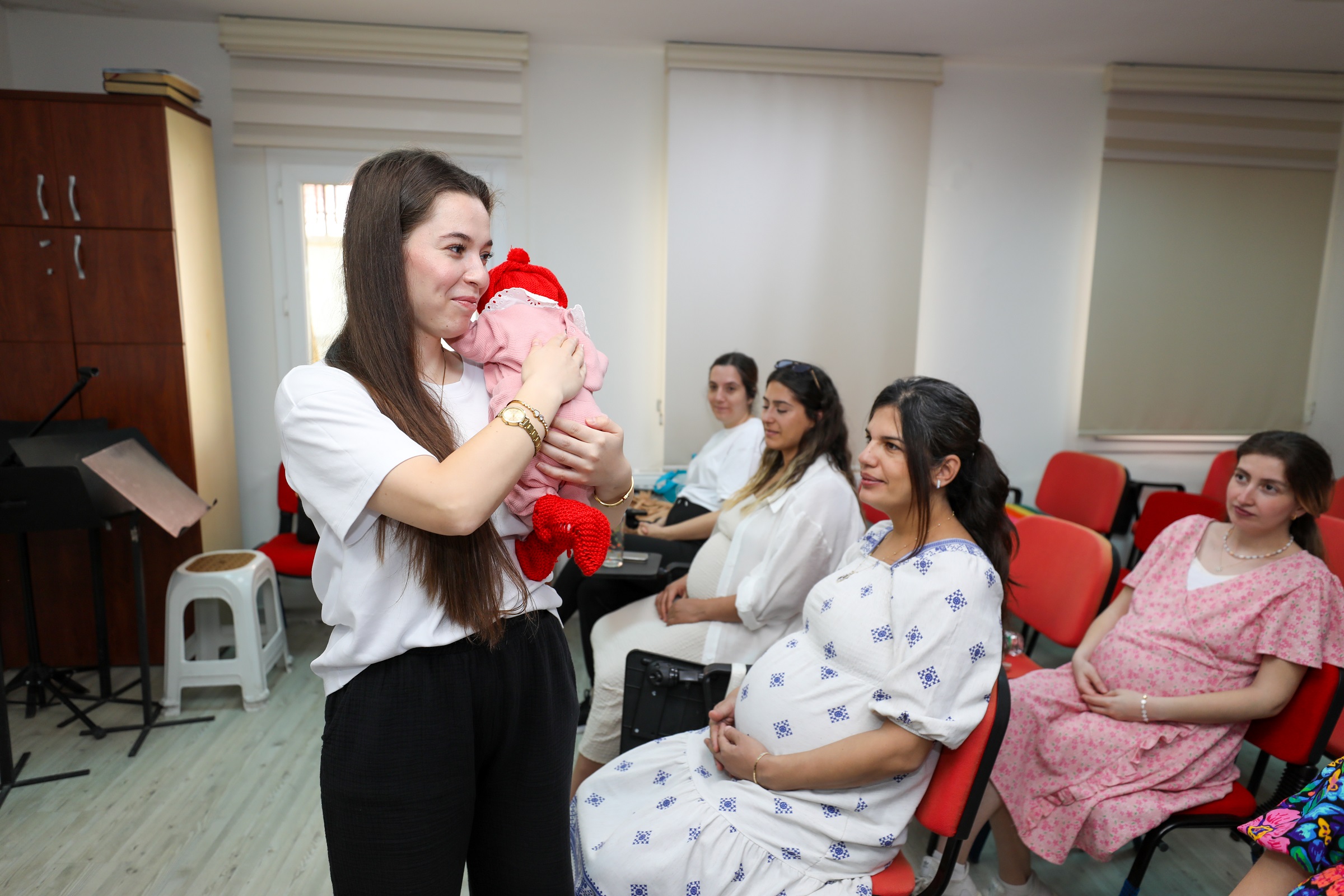 Gaziemir Belediyesi’nin anne adaylarının sağlıklı bir hamilelik dönemi geçirmeleri amacıyla
