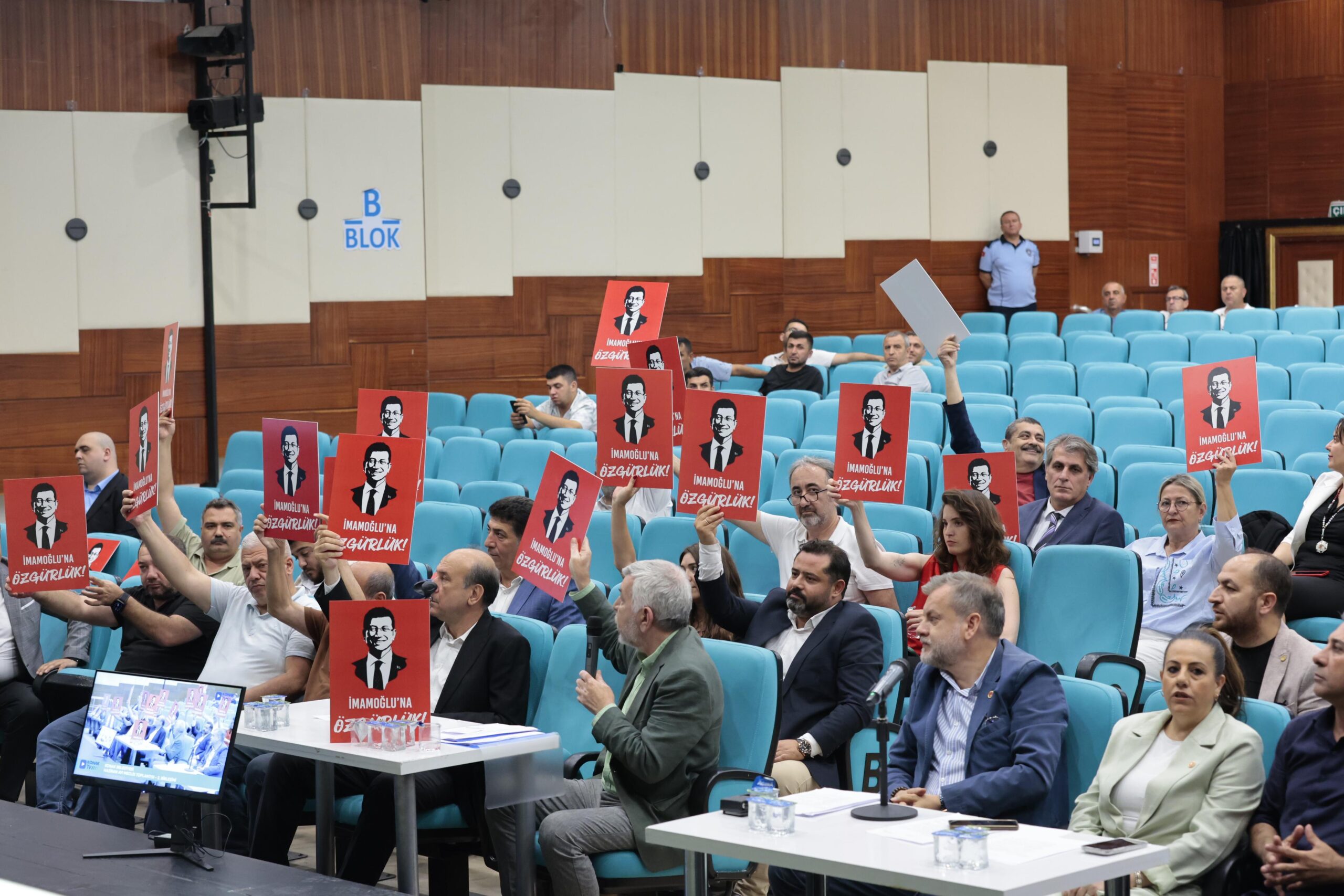 Konak Belediye Meclisi’nin ikinci olağan birleşiminde, bayram dileklerine adalet ve