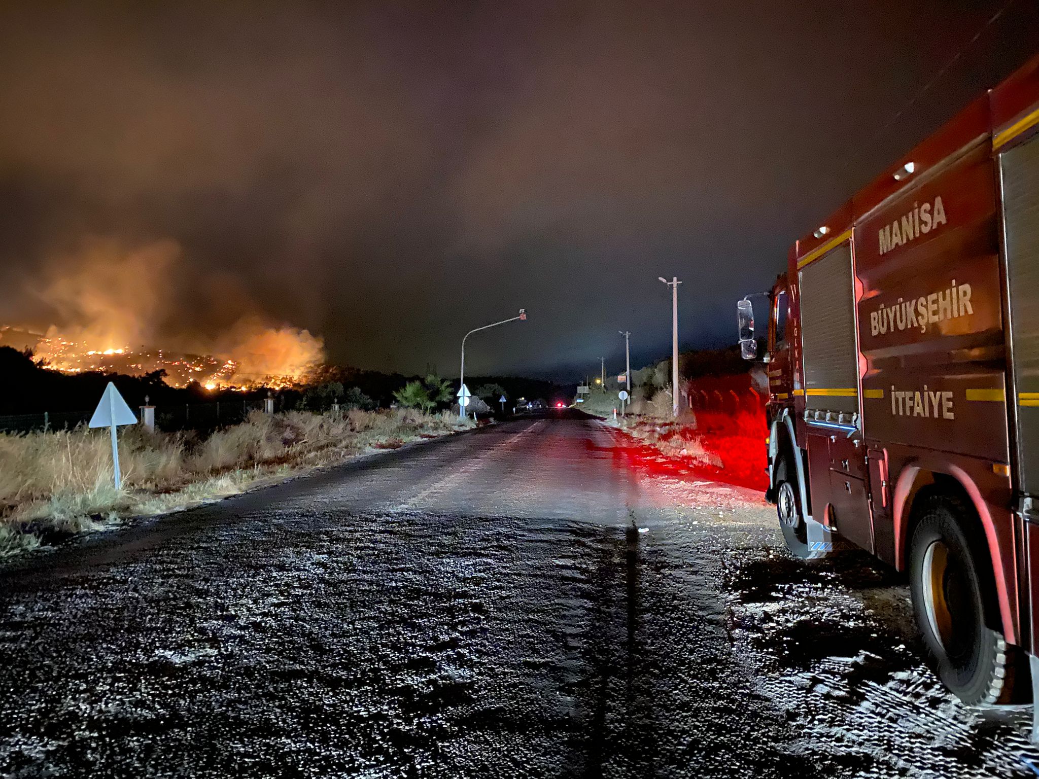 İzmir’in Aliağa ve Foça ilçelerinde meydana gelen orman yangınlarına karşı
