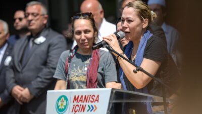 Manisa Büyükşehir Belediye Başkanı Ferdi Zeyrek'in cenazesinde eşi Nurcan Zeyrek'in