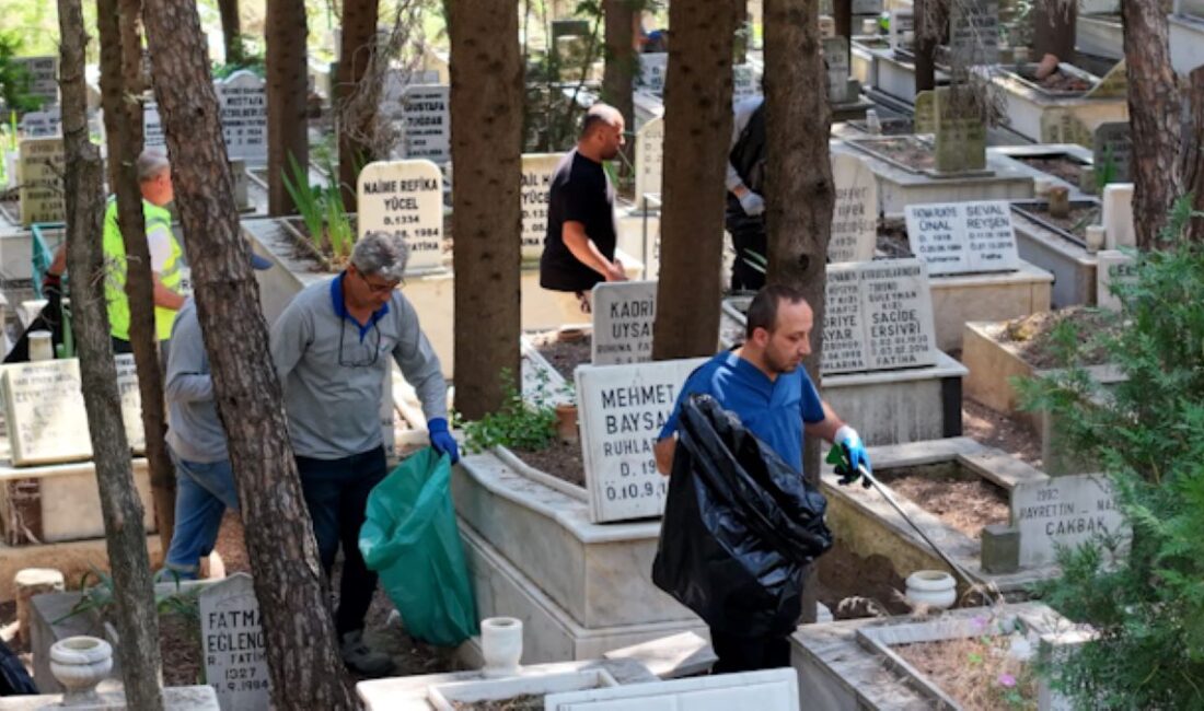 Balçova Belediyesi’nden bayram öncesi mezarlıklarda kapsamlı temizlik Balçova Belediyesi, yaklaşan Kurban Bayramı öncesinde mezarlıklarda temizlik ve bakım