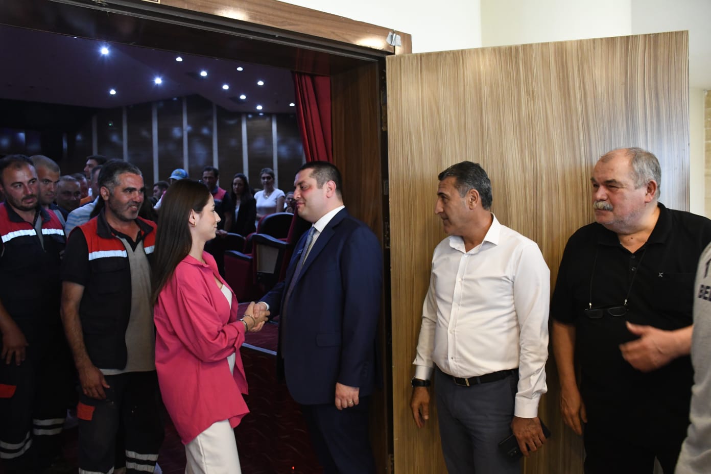 Torbalı Belediye Başkanı Övünç Demir, Kurban Bayramı öncesinde belediye personeliyle