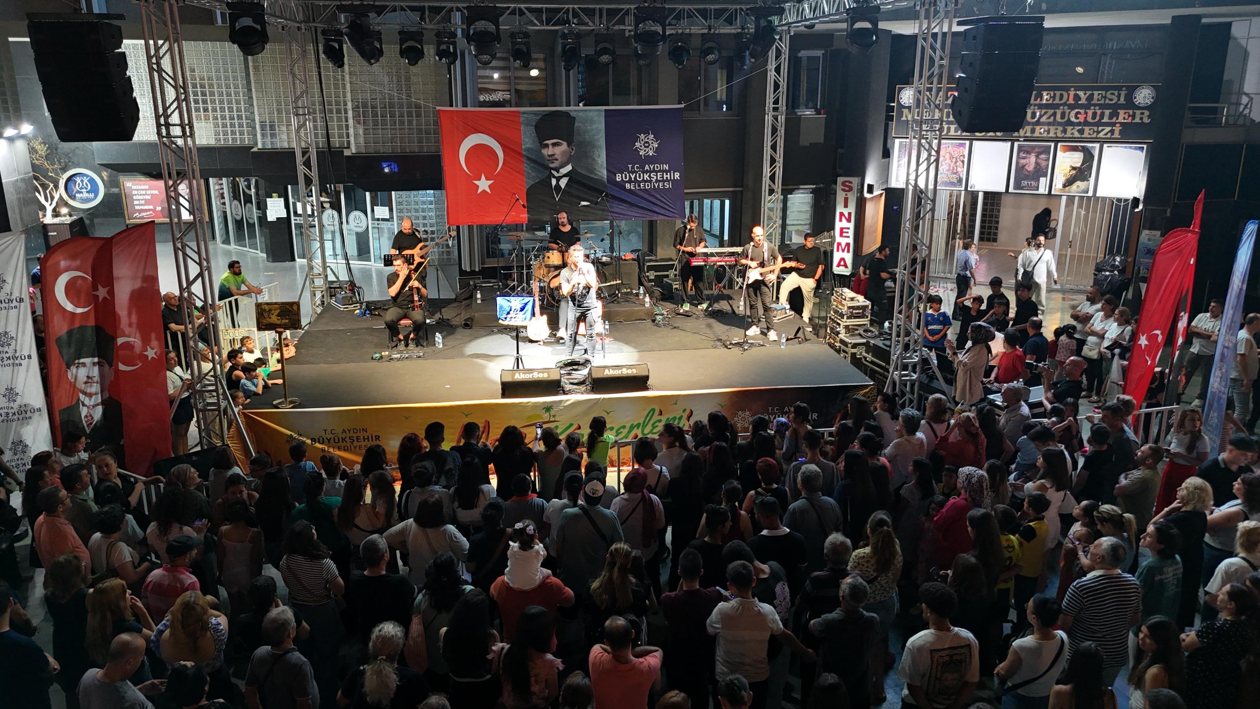 Aydın BŞB Konservatuvarı'nın sahne aldığı Nazilli yaz konseri, 90’lardan günümüze