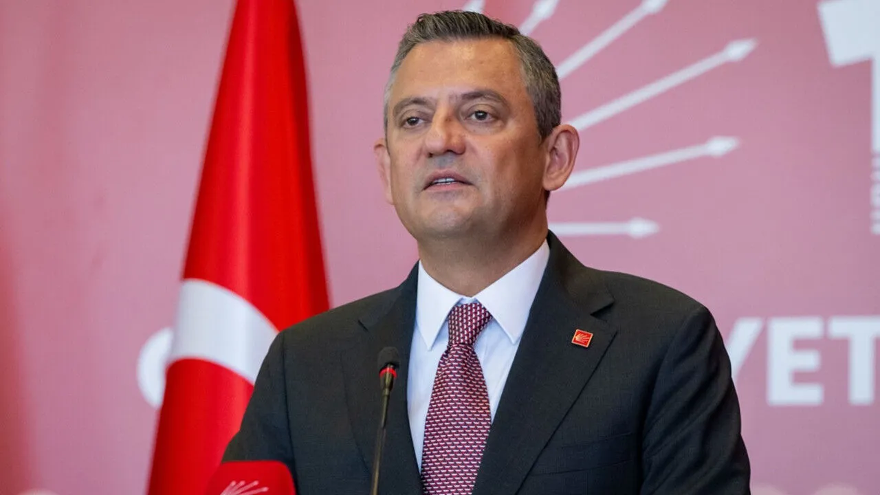 CHP Genel Başkanı Özgür Özel, kurultay davasının ertelenmesine ilişkin “Asla