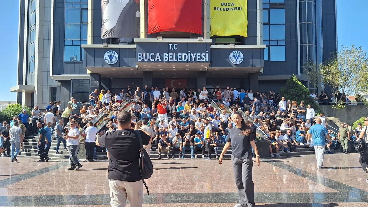 Buca Belediyesi işçileri, Nisan-Mayıs maaşları, gıda kartları ve alacaklarını alamayınca