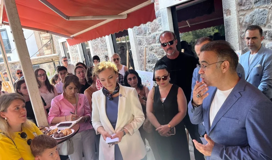 Milli Eğitim Bakanlığı’nın “Dilimizin Zenginlikleri” projesi kapsamında düzenlenen sergide konuşan