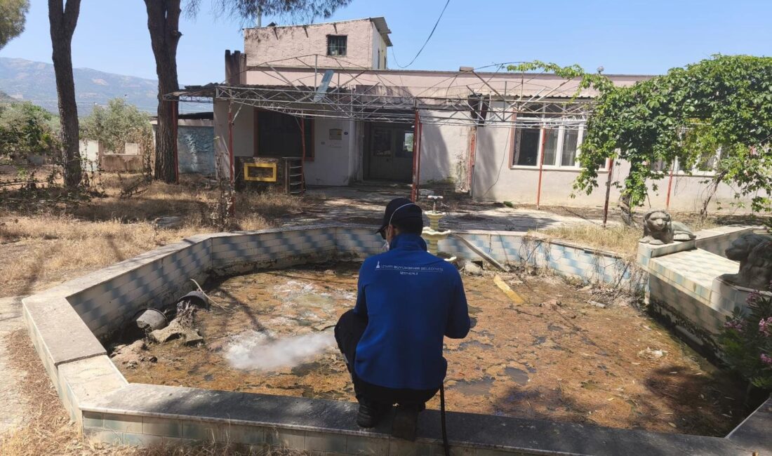 İzmir Büyükşehir Belediyesi, 30 ilçede 27 ekiple sivrisinek ve haşereye