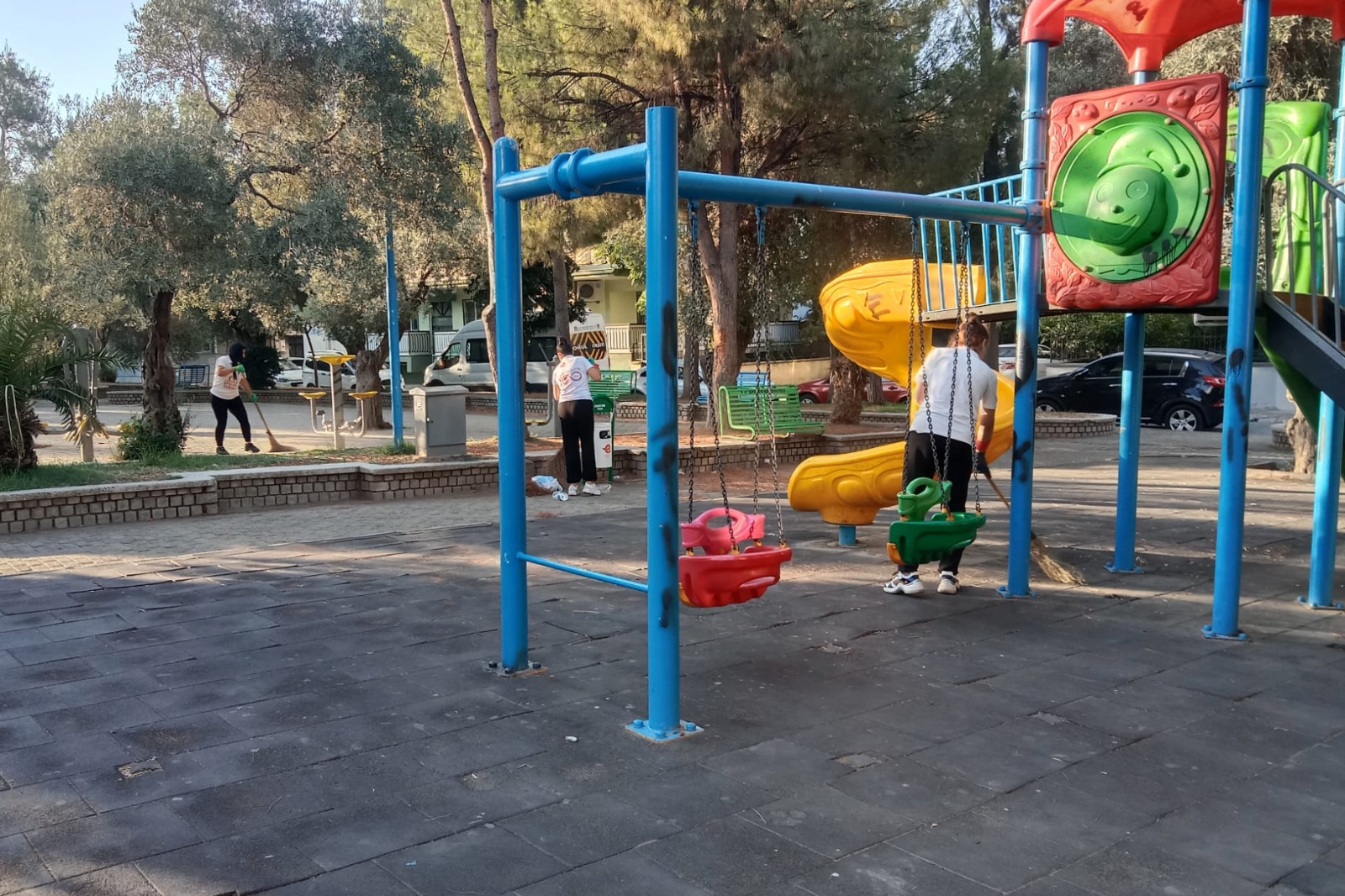 Efeler Belediye Başkanı Anıl Yetişkin 'in öncülüğünde sürdürülen çevre düzenleme