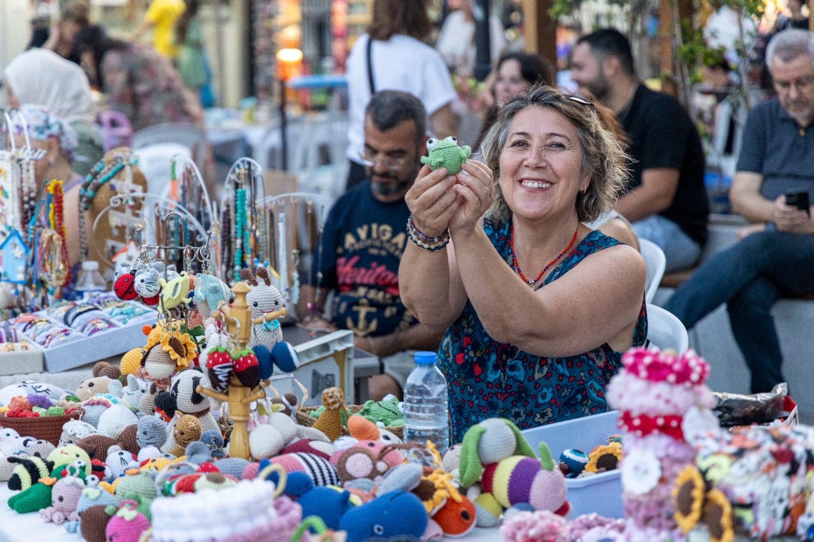 Karşıyaka Belediyesi’nin kadın emeğini görünür kılmak amacıyla düzenlediği El Emeği