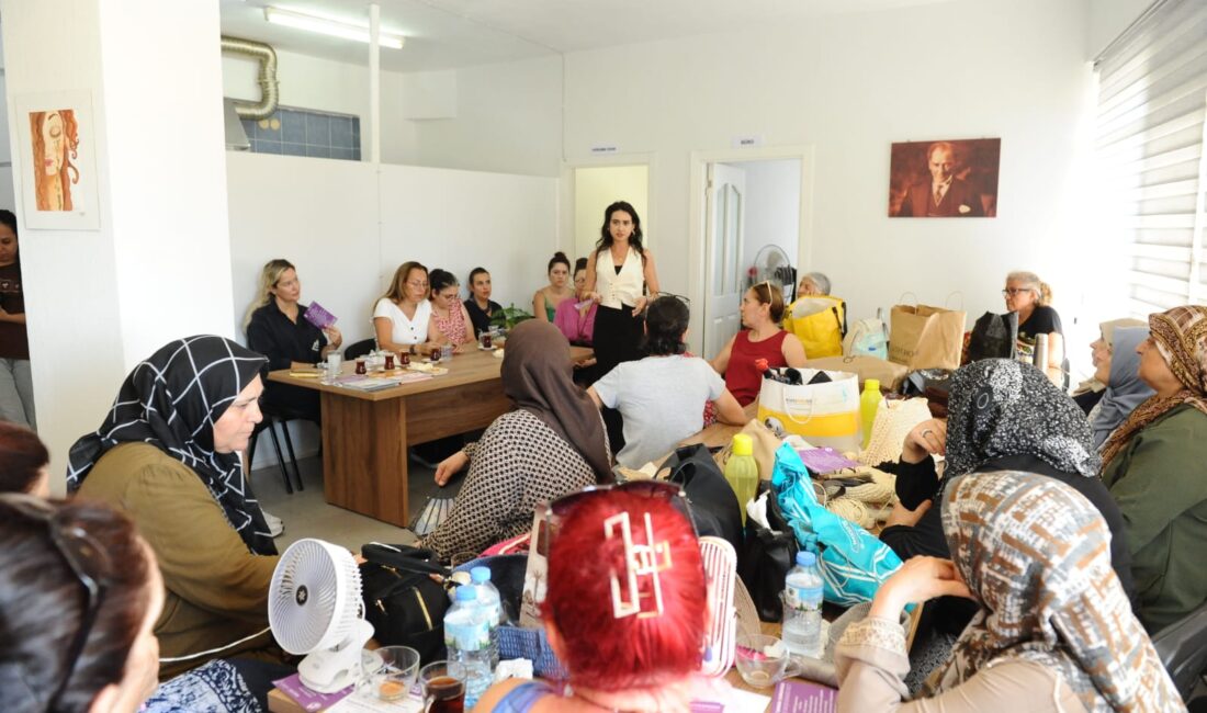 Karşıyaka Belediyesi, 'Kadın Gücü Mahallede' projesiyle mahallelerde kadınlarla birebir temas