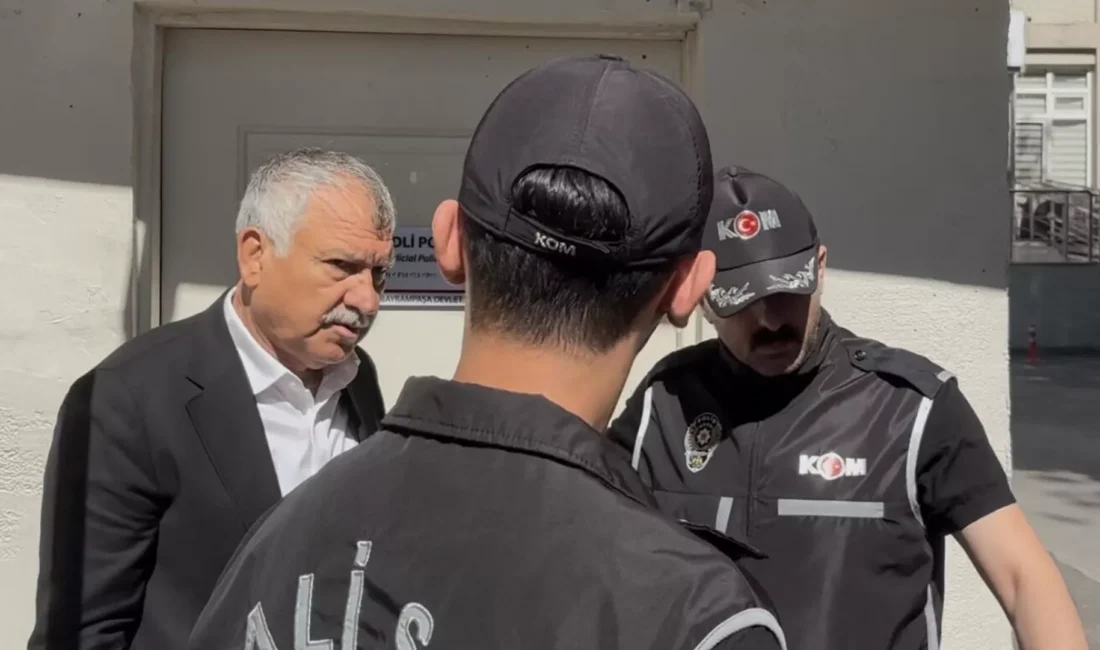 Zeydan Karalar ve Abdurrahman Tutdere adliyeye sevk edildi İstanbul merkezli 3 ayrı yolsuzluk soruşturmasında gözaltına alınan Adana Büyükşehir