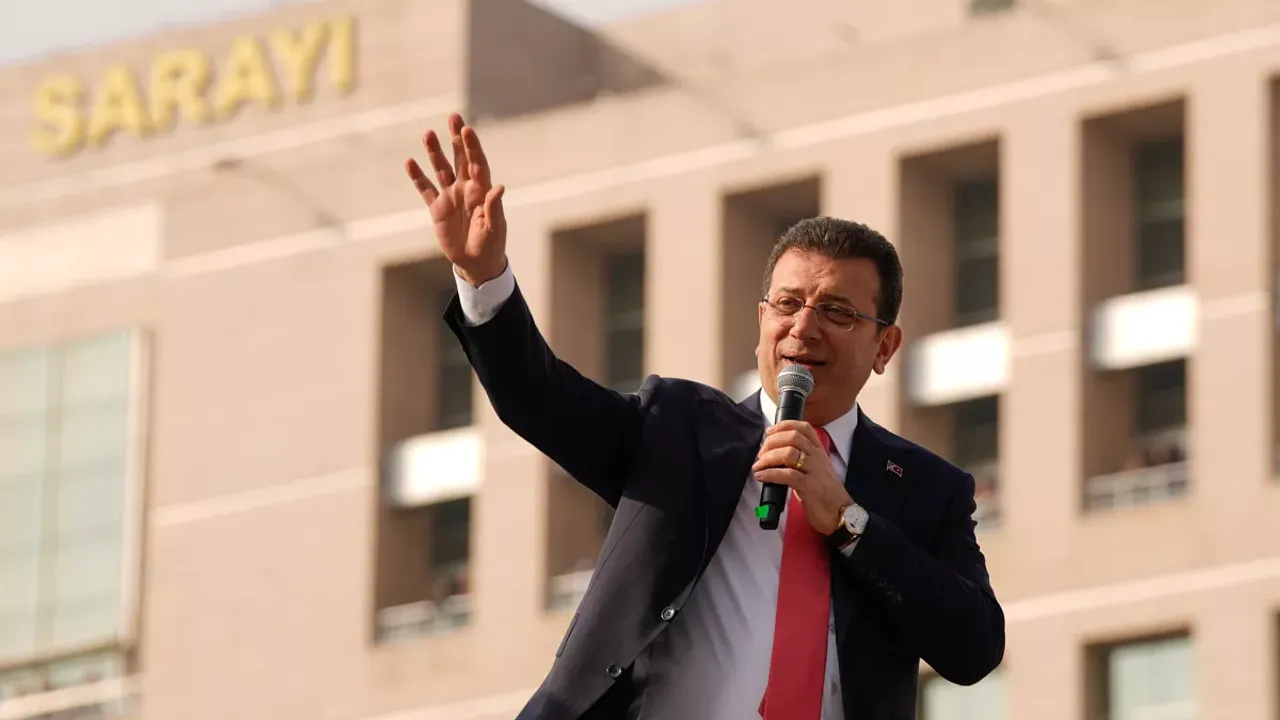 CHP’nin cumhurbaşkanı adayı ve İstanbul Büyükşehir Belediye Başkanı Ekrem İmamoğlu,