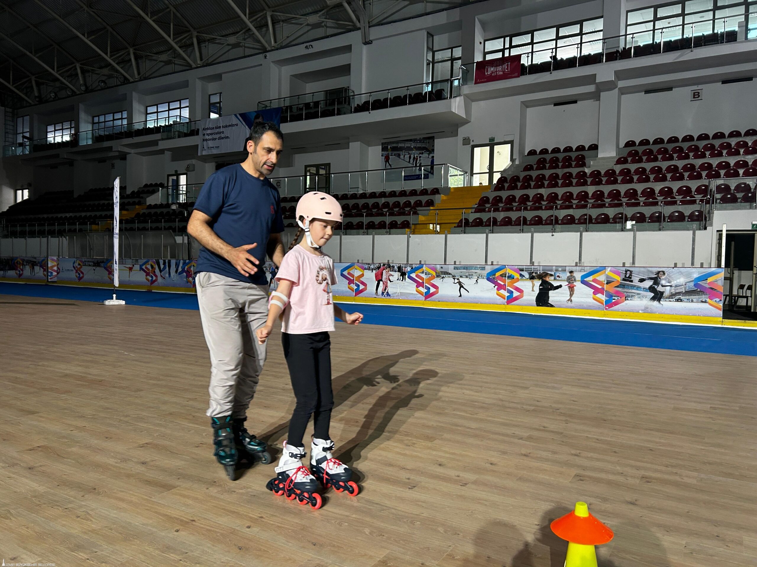 Yaz mevsiminde farklı spor branşlarında da hizmet sunulabilmesi amacıyla Bornova'daki