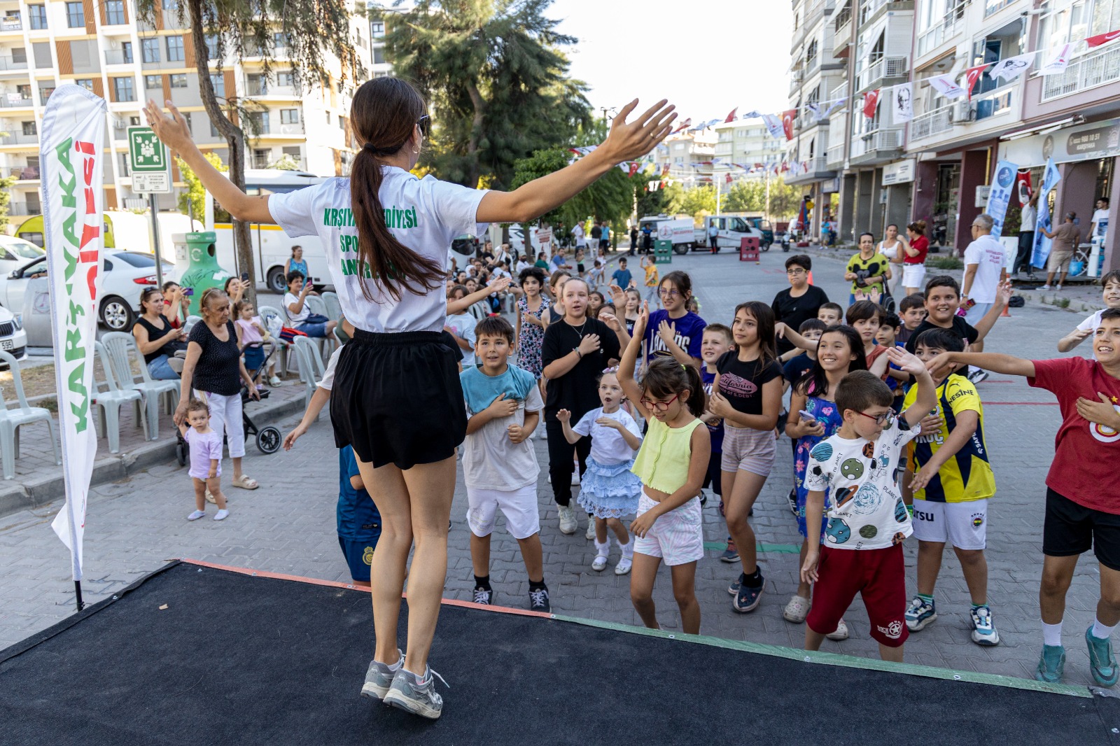 Mahalle kültürünü canlandırmak ve çocukları akranlarıyla bir araya getirmek amacıyla