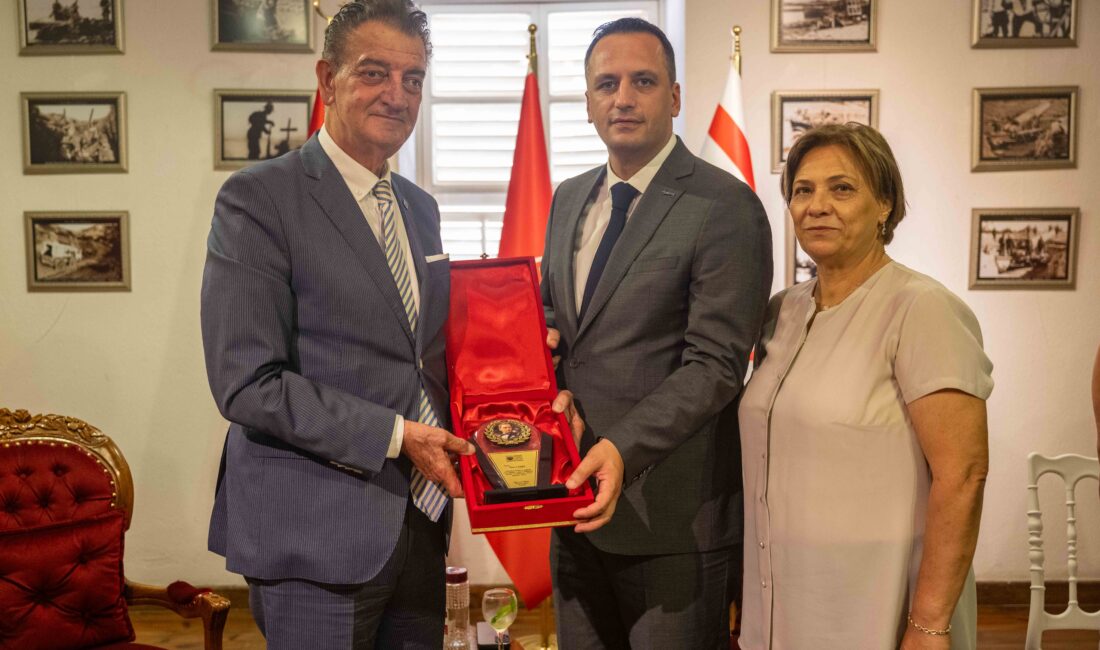 ADD Başkanı Bozkurt’tan Eşki’ye ziyaret: Gençlerle umut büyüyor
Atatürkçü Düşünce Derneği Genel Başkanı Hüsnü Bozkurt, İzmir temsilcileriyle