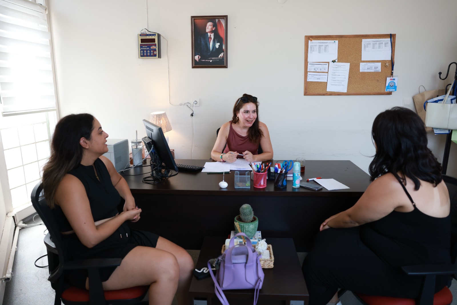 Bayraklı Belediyesi, üniversite hayali kuran gençlerin doğru tercih yapmalarına destek