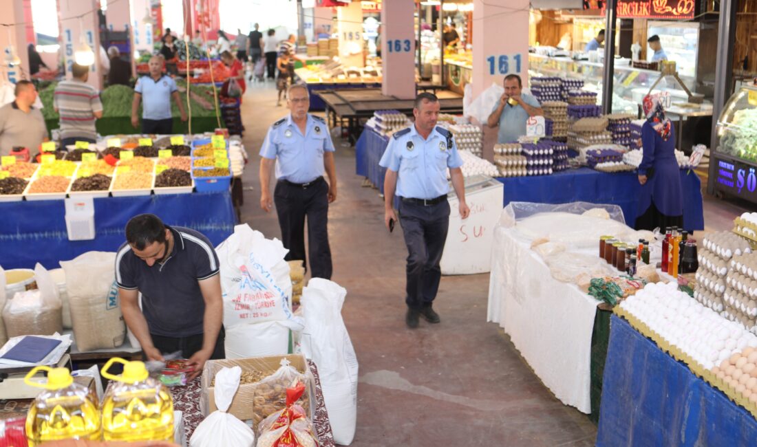 Bayraklı Belediyesi Zabıta Müdürlüğü ekipleri, vatandaşların güvenli ve uygun fiyatlı